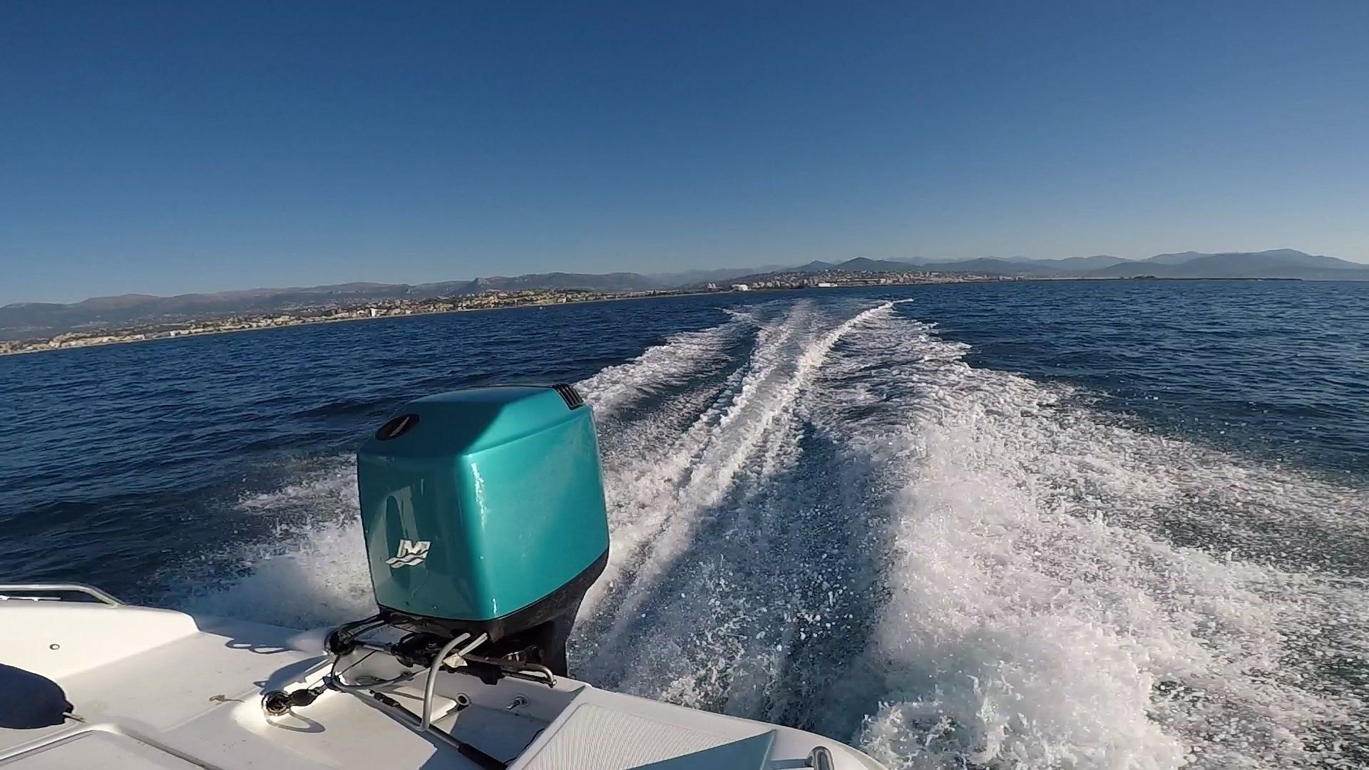 Mecano-Nautique Expert motoriste pour L'entretien et la révision moteur hors-bord Mercury au port de Nice