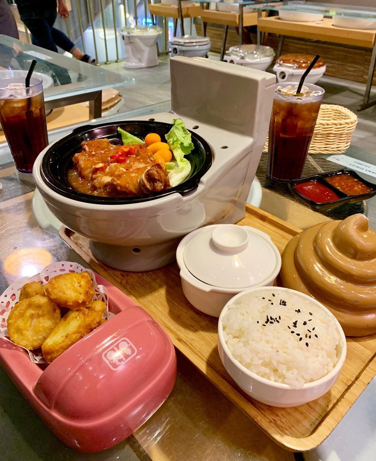 Normalerweise stehen los im Hintergrund, bei einer Taiwanesischen Restaurant-Kette ist es anders.