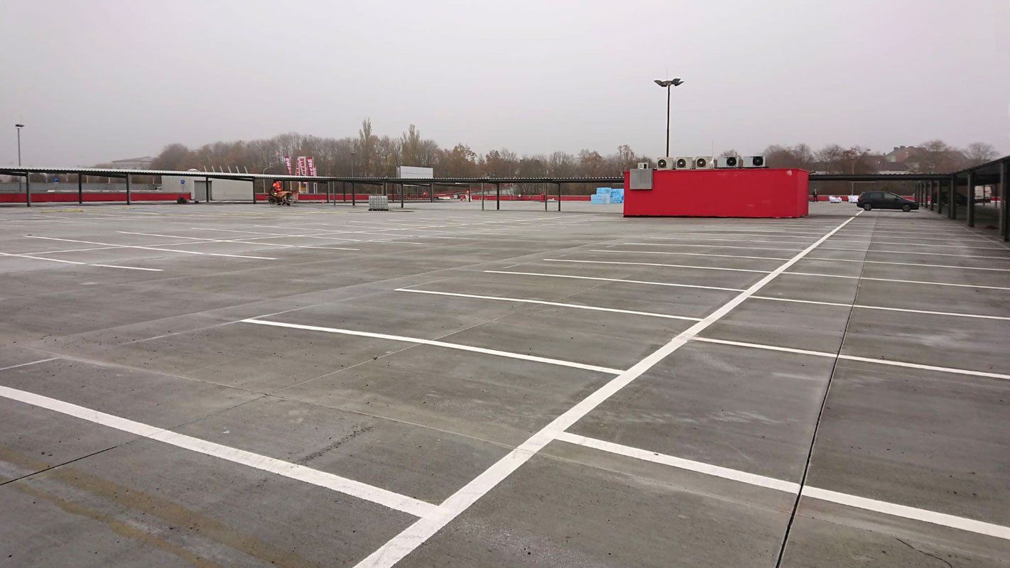 Parkflächenmarkierung REWE Center Kiel