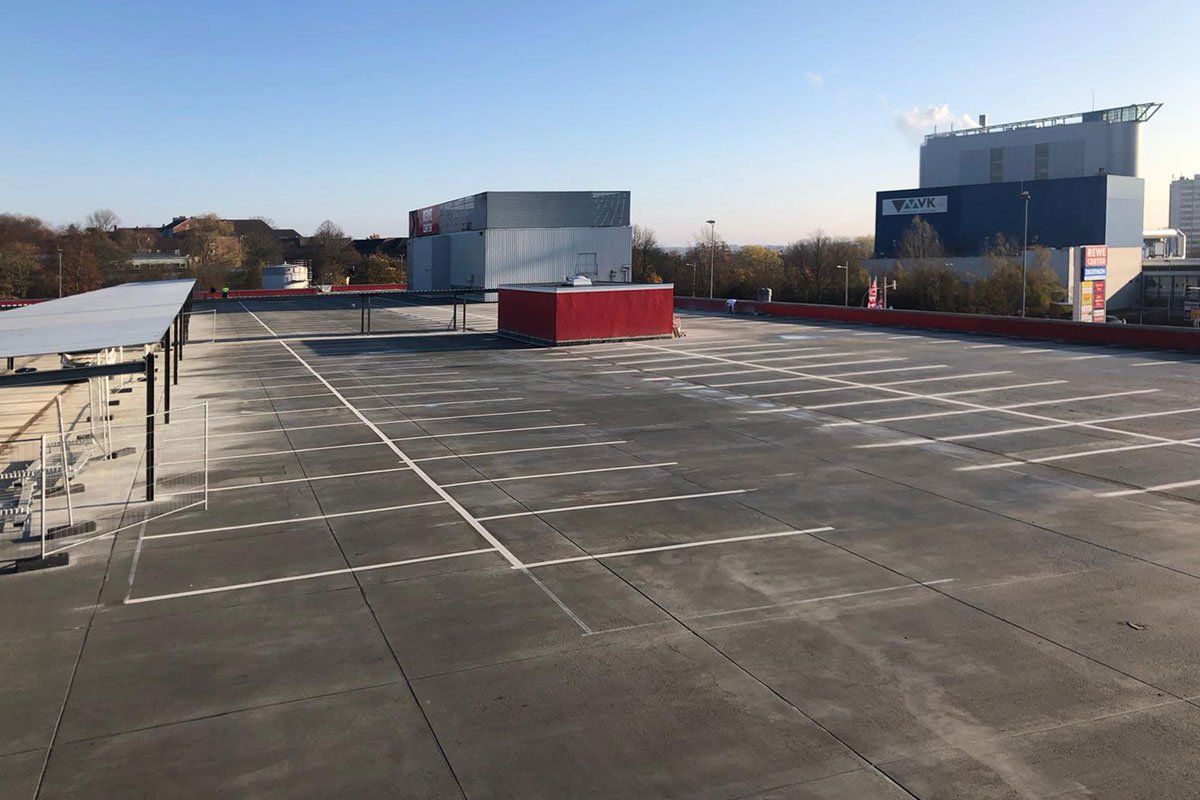 Parkflächenmarkierung REWE Center Kiel