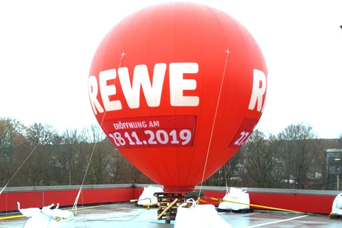 zur Wiedereröffnung des Parkdecks REWE Center Kiel nach Sanierung Wiedereroeffnung des Parksdecks REWE Center Kiel nach Sanierung
