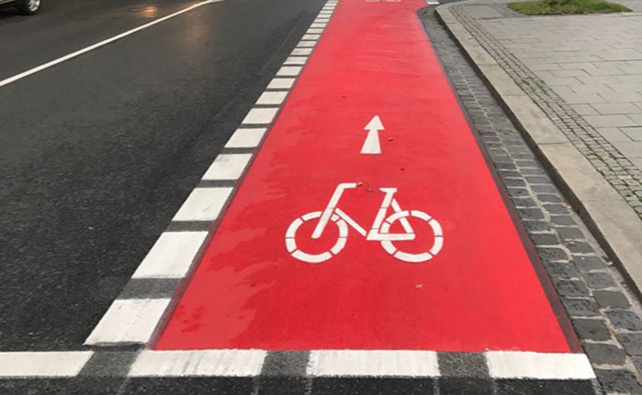 Fahrbahnmarkierung-Fahrradwege Roter Fahrradweg Hannover Referenzen Fahrbahnmarkierung Roter Fahrradweg und Furten