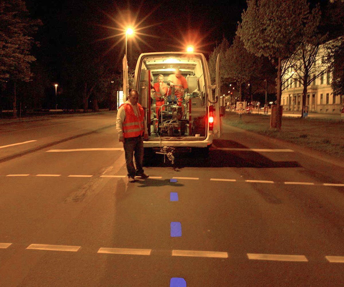 zur Markierung der Blauen Linie für den HAJ Hannover Marathon 2017 Markierung der Blauen Linie für den HAJ Hannover Marathon 2017