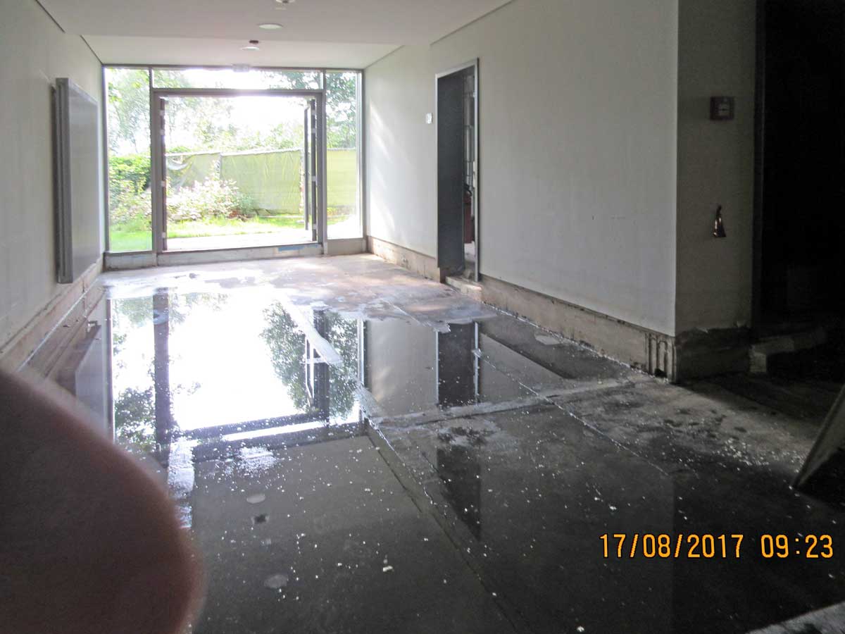 Hochwasserschutzmassnahme Kulturcampus Domaene Marienburg Uni Hildesheim nach Ueberflutung