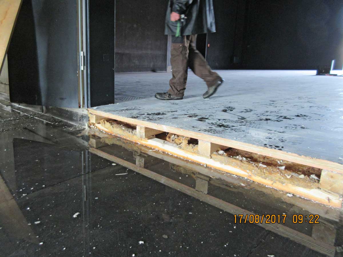 Schaeden an Fussbodenkonstruktion, Aufzuegen und Daemmungen