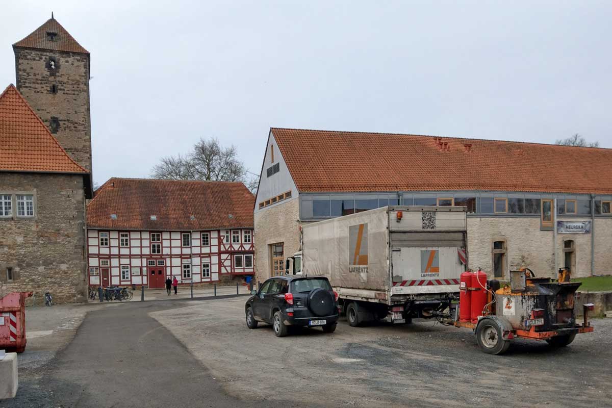 Beginn der Hochwasserschutzabdichtung Domäne Marienburg