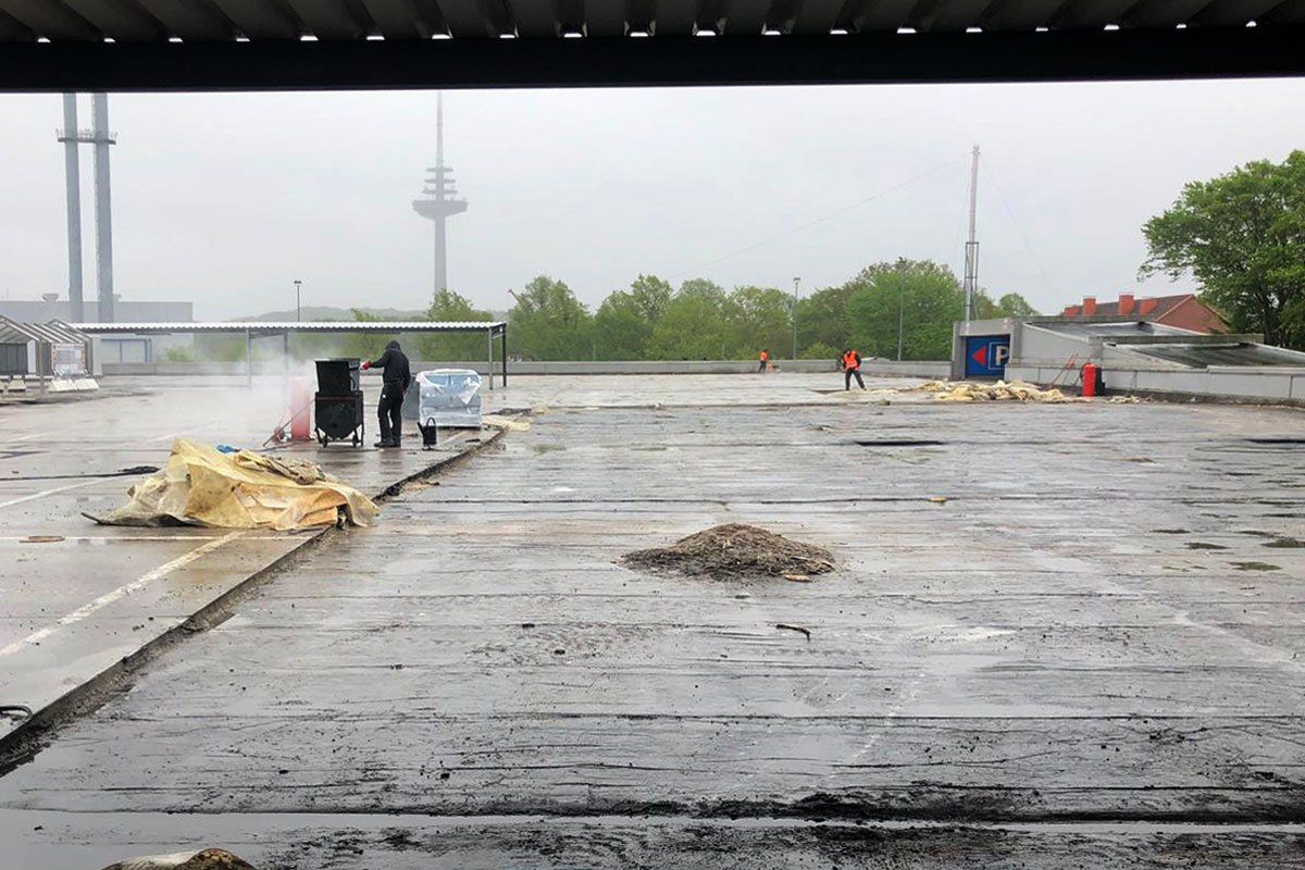 Parkdecksanierung KW 18 REWE Center Kiel waehrend des laufenden Verkaufsbetrieb