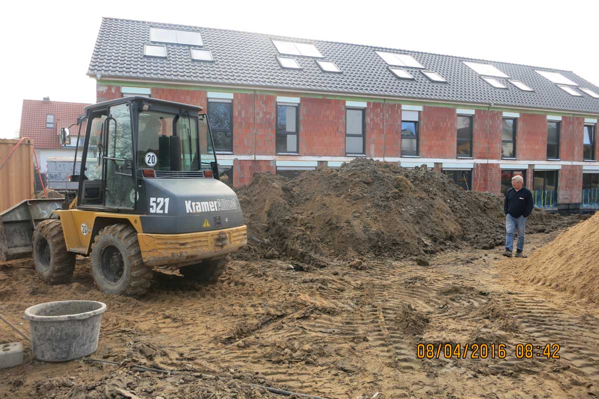 Kellerabdichtung HELMA Wohnanlage Hannover Abdichtung gegen drueckendes Wasser schwarze Wanne