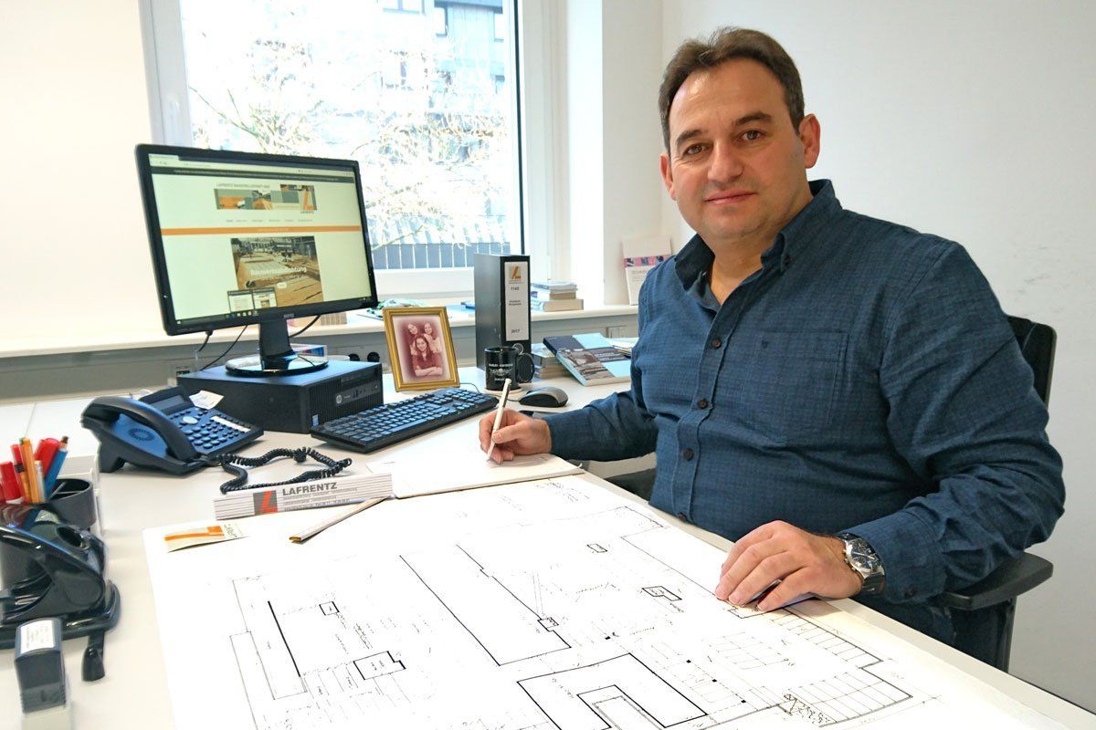 Mustafa Pekuzak, Prokurist und Abteilungsleiter Bauwerksabdichtung und -sanierung Mustafa Pekuzak Prokurist und Abteilungsleiter Bauwerksabdichtung und -sanierung