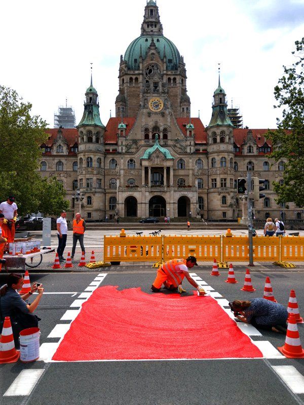 Fahrbahnmarkierung roter Radweg Hannover