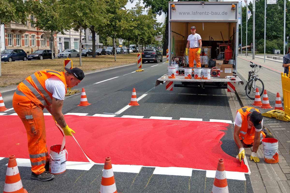 Markierung Rote Radweg und Furten