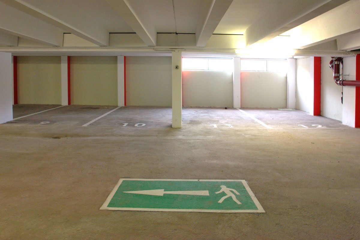 Tiefgarage Fröbelweg Sanierung und Markierung fertig