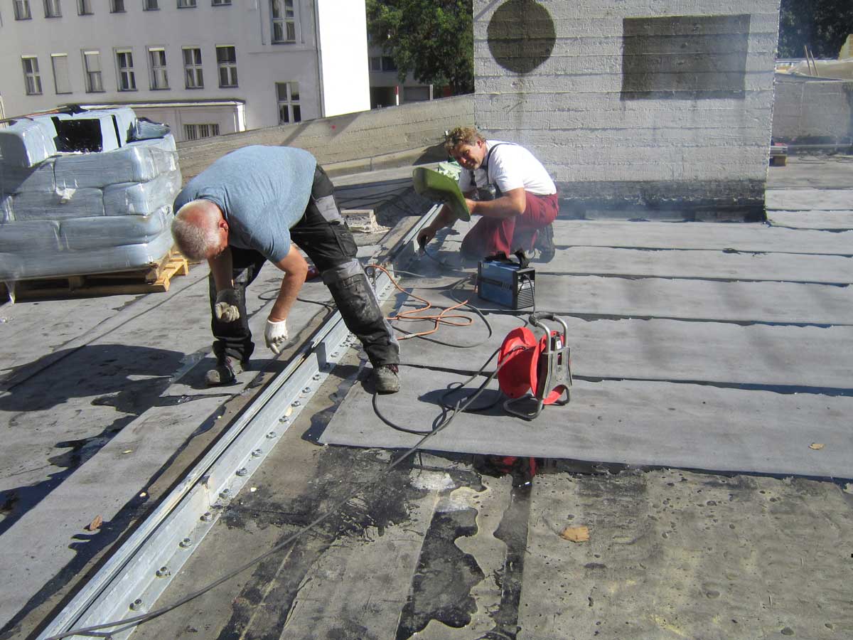 Parkdecksanierung laufender Betrieb inkl. Parkflächenmarkierung