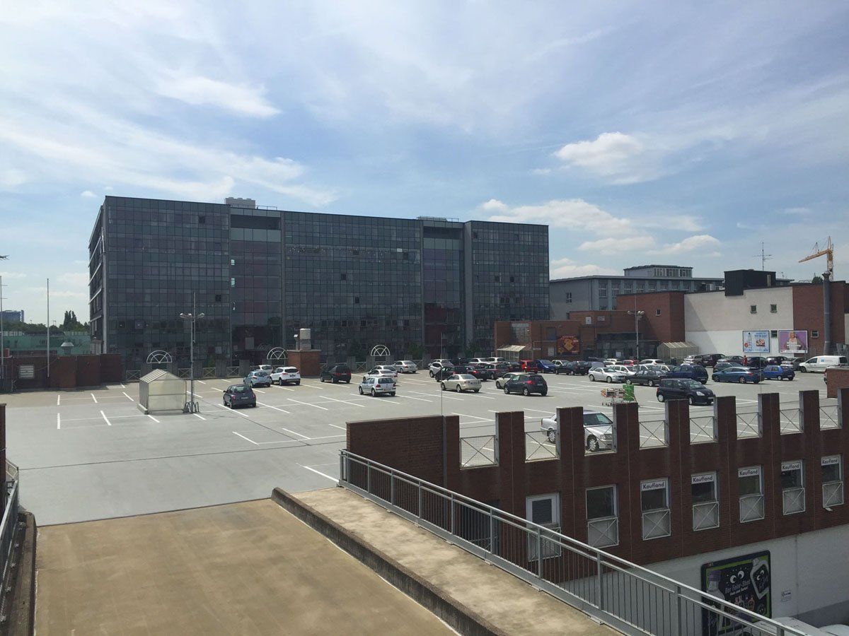 Parkhaussanierung während des laufenden Betriebes inkl. Parkflächenmarkierung