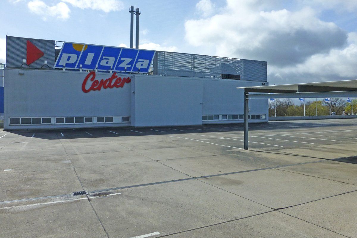 zur Parkdecksanierung plaza REWE Center Kiel Parkdecksanierung plaza REWE Center Kiel während des laufenden Verkaufsbetriebes