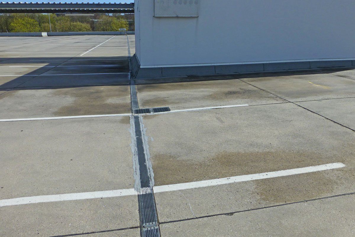 Parkdecksanierung REWE Center Kiel waehrend des laufenden Verkaufsbetrie