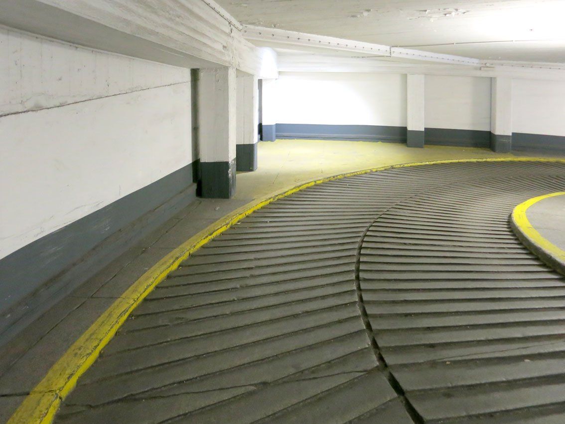 Parkhaussanierung ALSTERHAUS Hamburg inkl. Parkflächenmarkierung