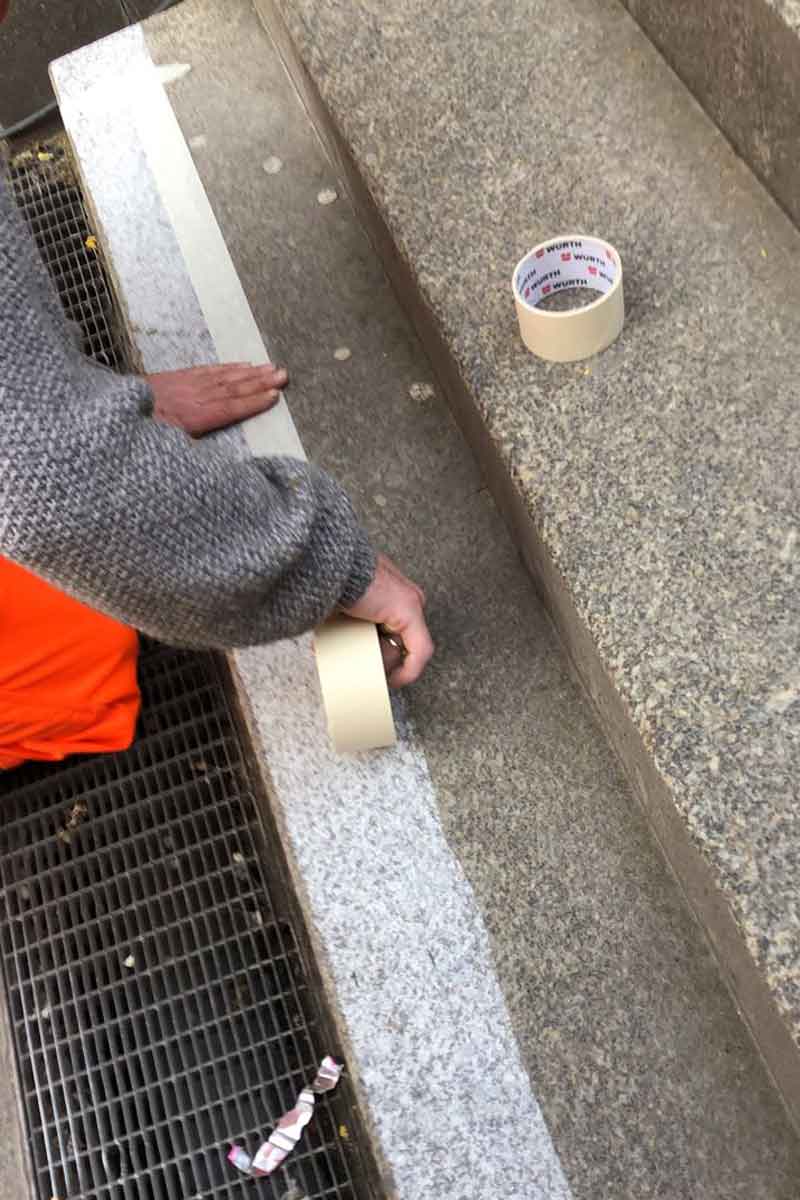 Erneuerung von Treppenstufen U- Bahn Station Hannover