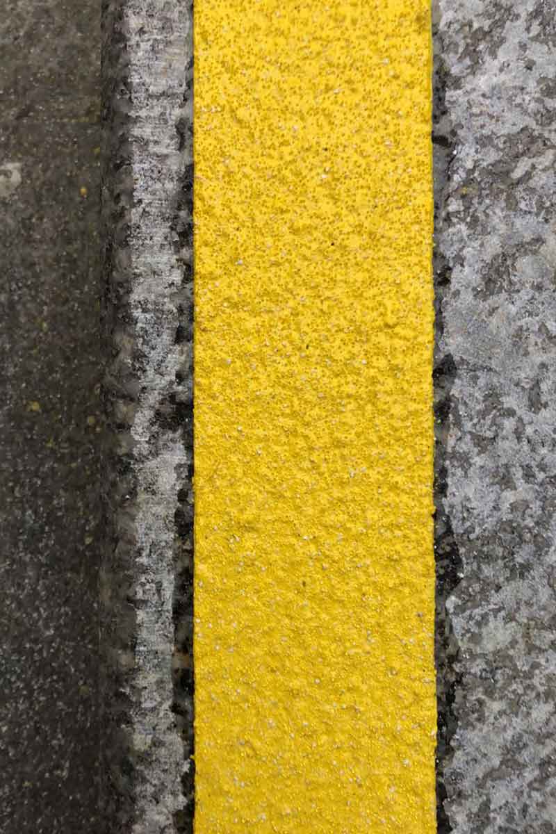 Erneuerung von Treppenstufen U- Bahn Station Hannover