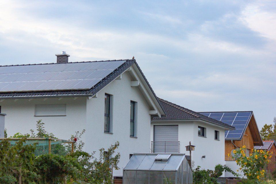 Weißes Familienhaus