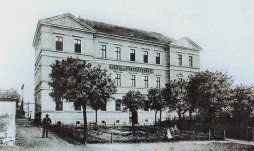 Schule von Kolešovice (Quelle: Kolešovice listy 3/2014)