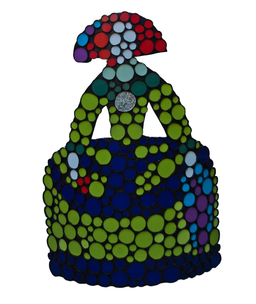 Utilizo para mis esculturas materiales de desecho, dándoles una segunda vida, reciclando hierro, madera, objetos ya en desuso, piedra, unidos con cemento o con soldadura, o pegados. Hay una variedad de teselas de mosaicos, de vidrio, de piedra, de mármol, esmaltes, pasta vítrea, gresite, metales… Utilizo para mis esculturas materiales de desecho, dándoles una segunda vida, reciclando hierro, madera, objetos ya en desuso, piedra, unidos con cemento o con soldadura, o pegados. Hay una variedad de teselas de mosaicos, de vidrio, de piedra, de mármol, esmaltes, pasta vítrea, gresite, metales…