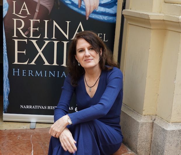 Herminia Luque, pasión por la escritura Herminia Luque, pasión por la escritura