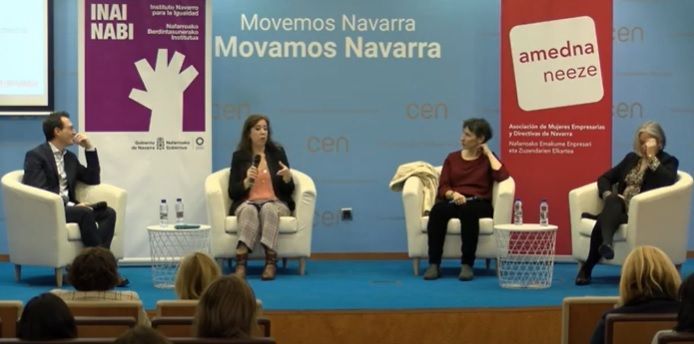 Foto: Cecilia Wolluschek moderando la Mesa redonda Liderazgo Transformacional en la I Convención de Mujeres del Norte de España 2022 (Desde 2:15:00, https://www.youtube.com/watch?v=LlXRsqQqM0c). Foto: Cecilia Wolluschek moderando la Mesa redonda Liderazgo Transformacional en la I Convención de Mujeres del Norte de España 2022 (Desde 2:15:00, https://www.youtube.com/watch?v=LlXRsqQqM0c).