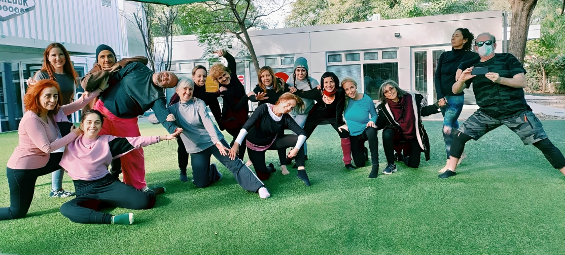 Momento en clase de Grupo de Danza Fernando Hurtado e Inma Montalvo. Contenedor Cultural Universidad de Málaga. Dr. Doblas. primero a derecha. Momento en clase de Grupo de Danza Fernando Hurtado e Inma Montalvo. Contenedor Cultural Universidad de Málaga. Dr. Doblas. primero a derecha.