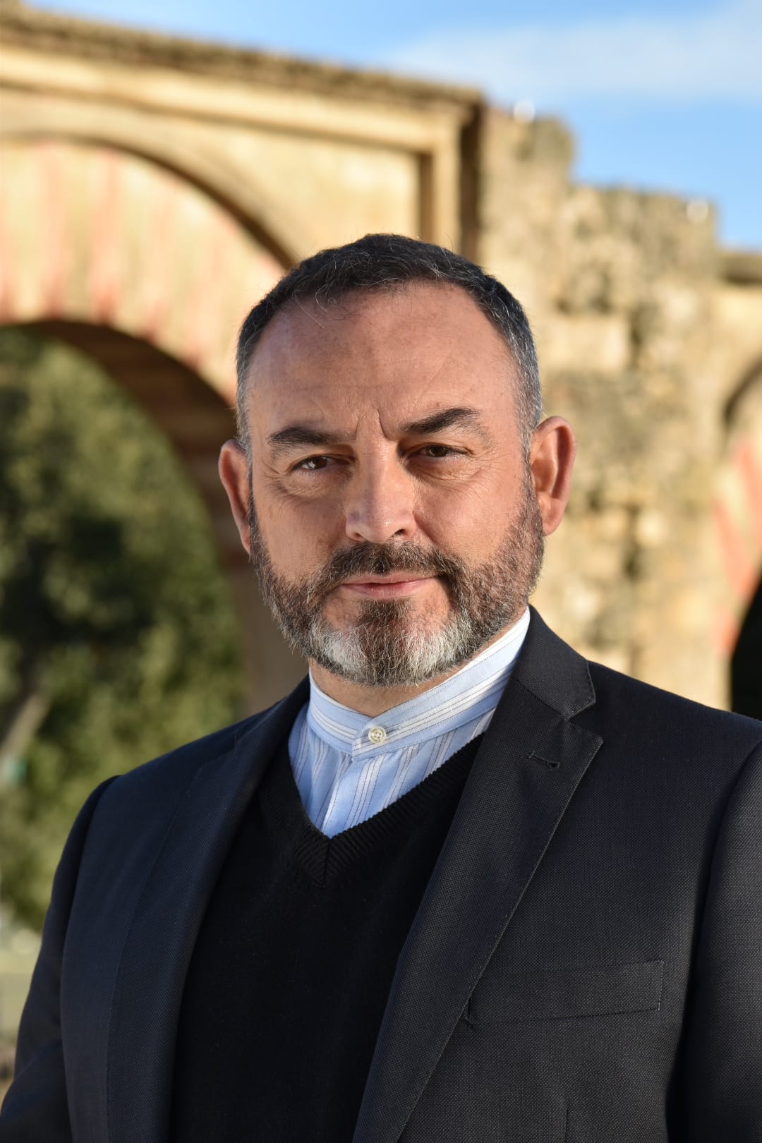 Jesús Sanchez Adalid o la literatura que construye puentes Jesús Sanchez Adalid o la literatura que construye puentes