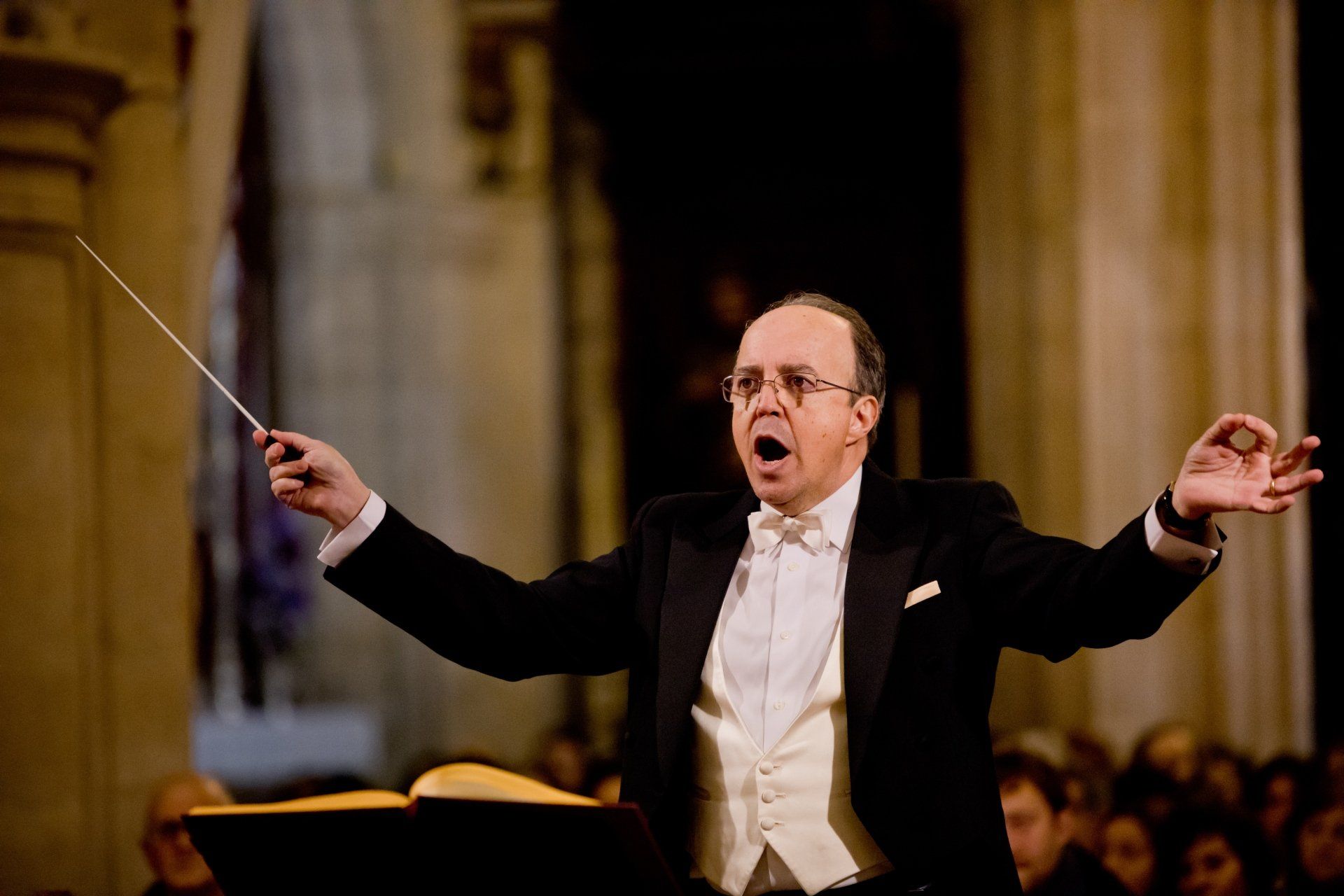 José Carlos Carmona ADCOME entrevista a José Carlos Carmona, Director de Orquesta y Escritor