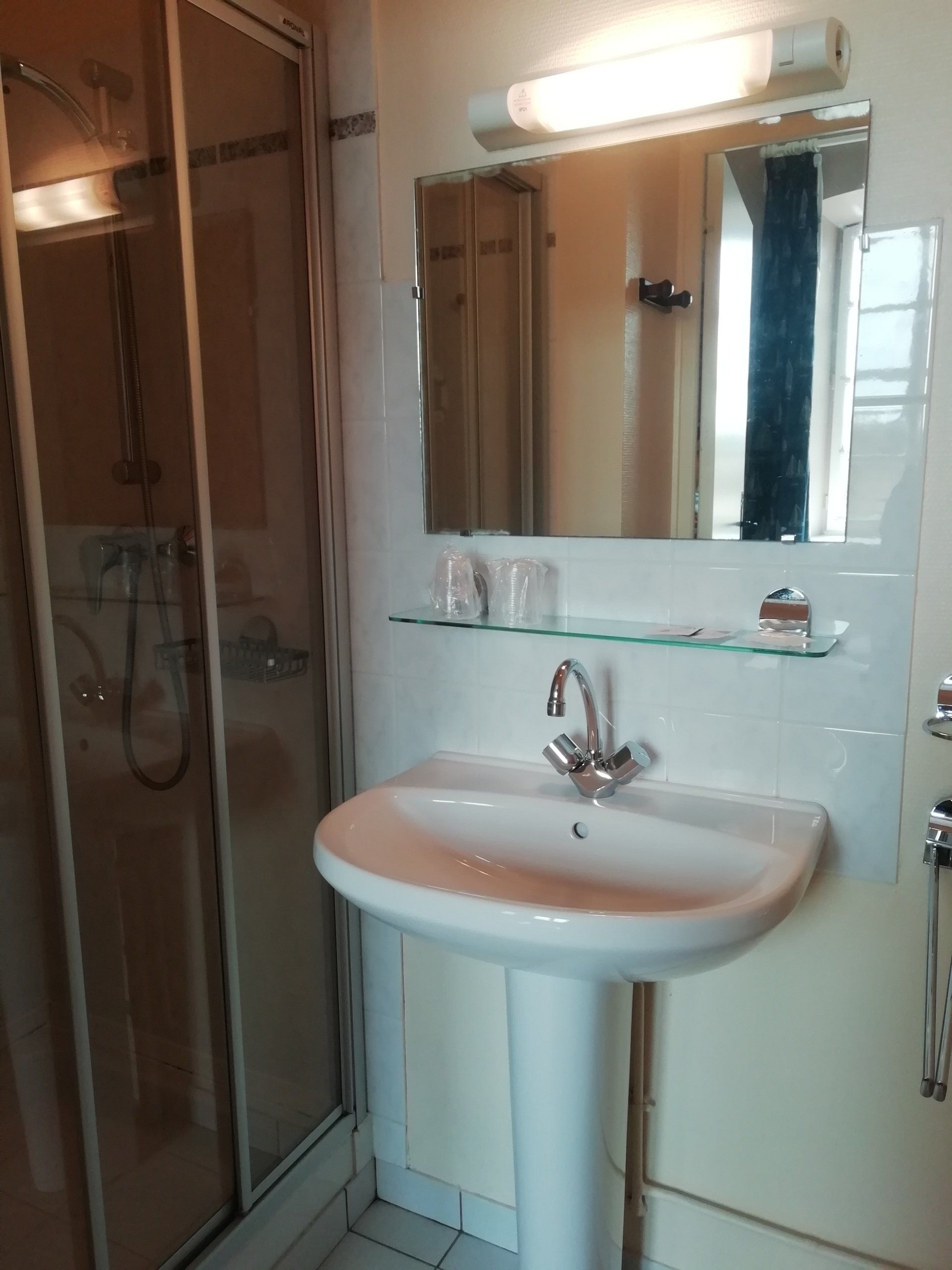 Salle d'eau Salle d'eau de la chambre bieroc