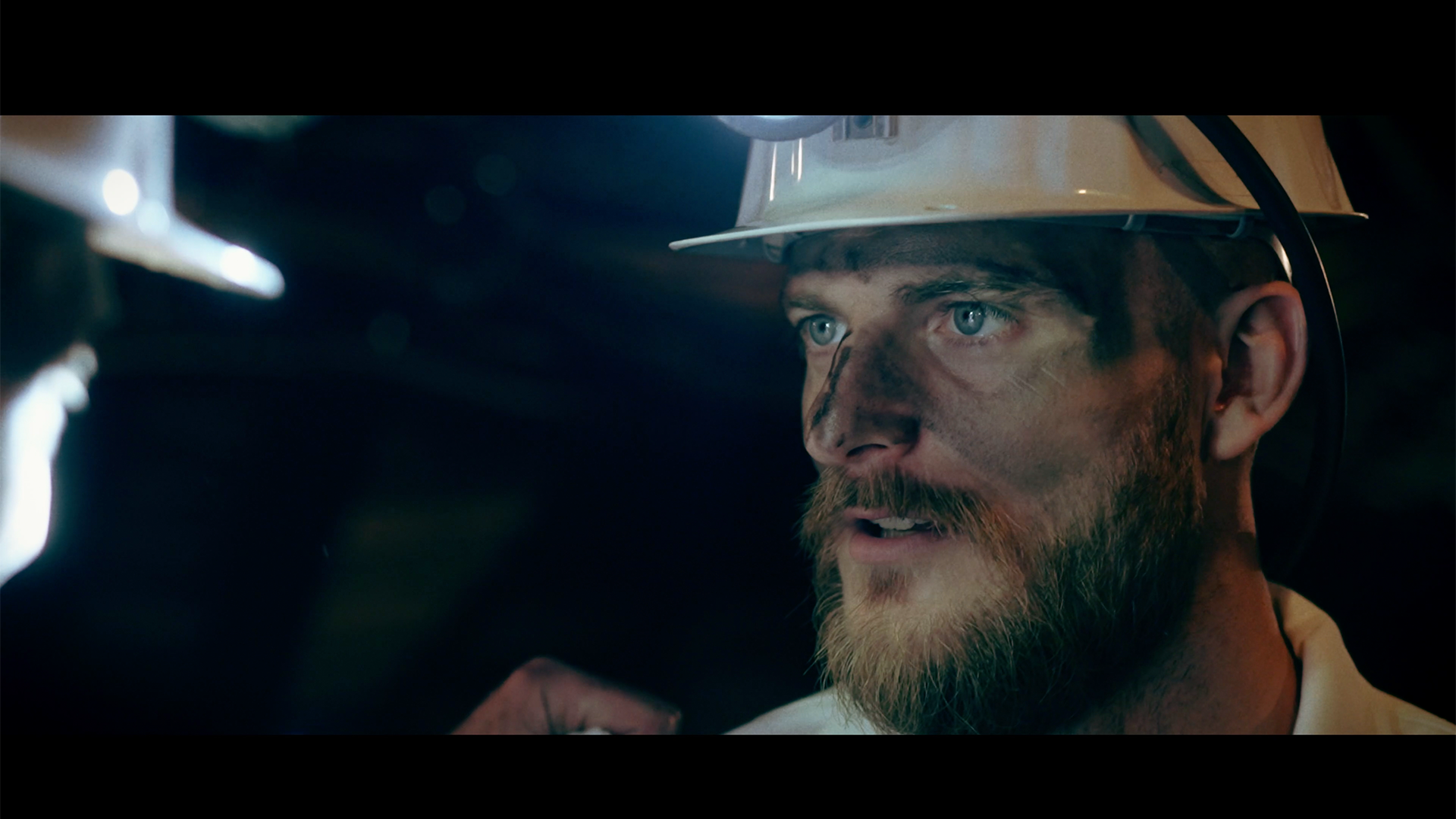 VIDEO & SOUND: SCARTER - BUSINESS DAY OPENER VIDEO & SOUND: SCARTER - BUSINESS DAY OPENER