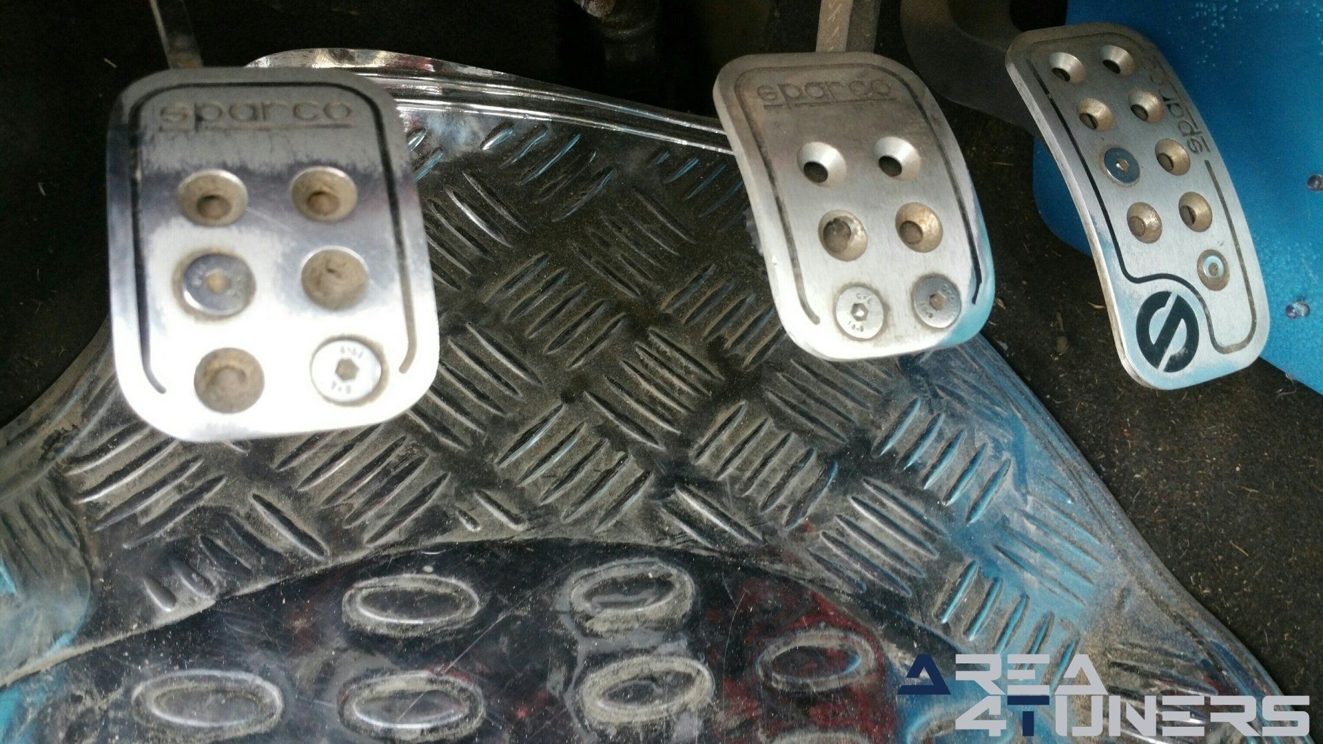 Imagen reportaje coche Tuning Hyundai Accent Mi Niño Imagen perteneciente al reportaje fotográfico de la revista Tuning de publicación diaria Area4tuners.es sobre un Hyundai Accent