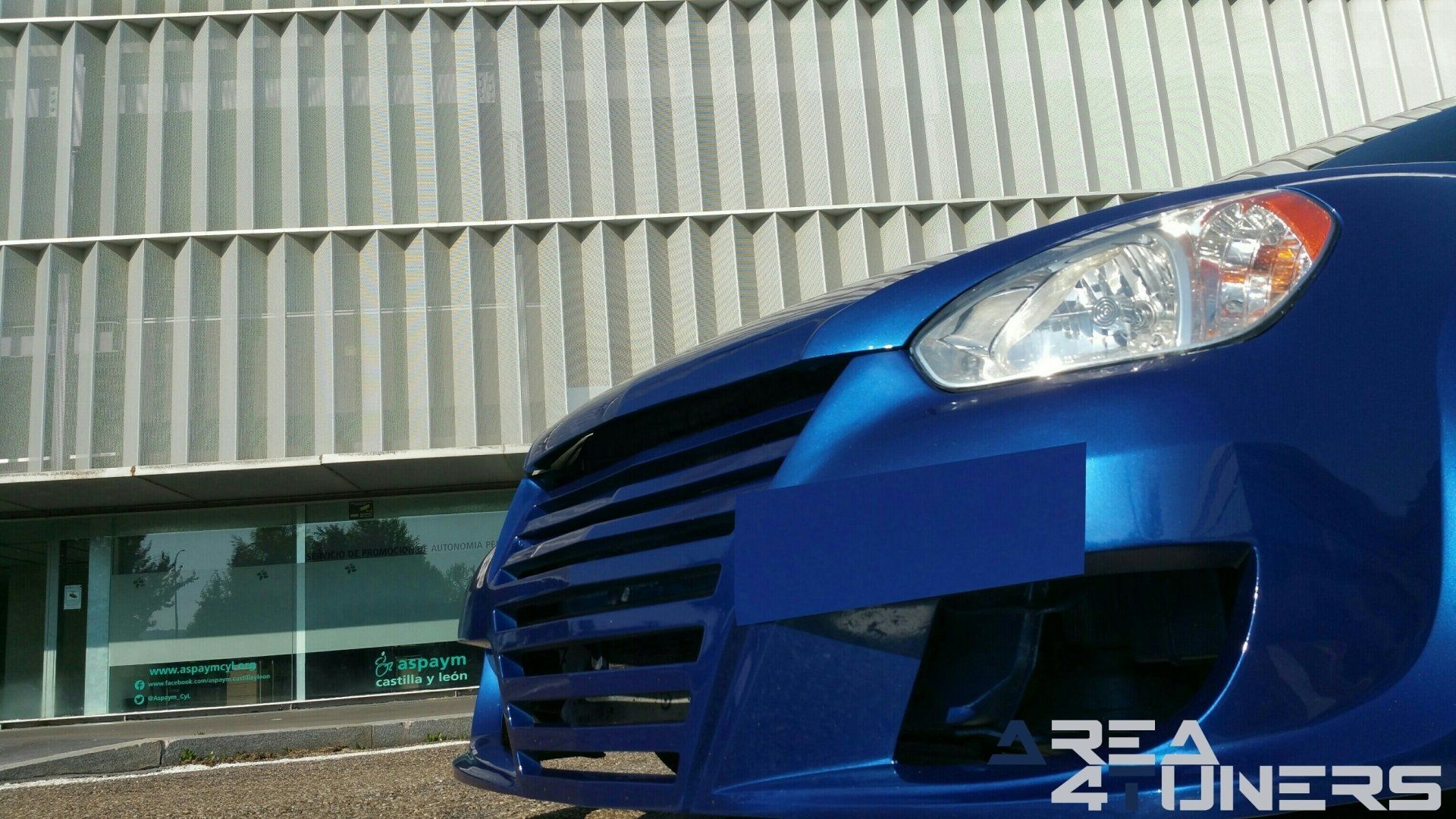 Imagen reportaje coche Tuning Hyundai Accent Mi Niño Imagen perteneciente al reportaje fotográfico de la revista Tuning de publicación diaria Area4tuners.es sobre un Hyundai Accent