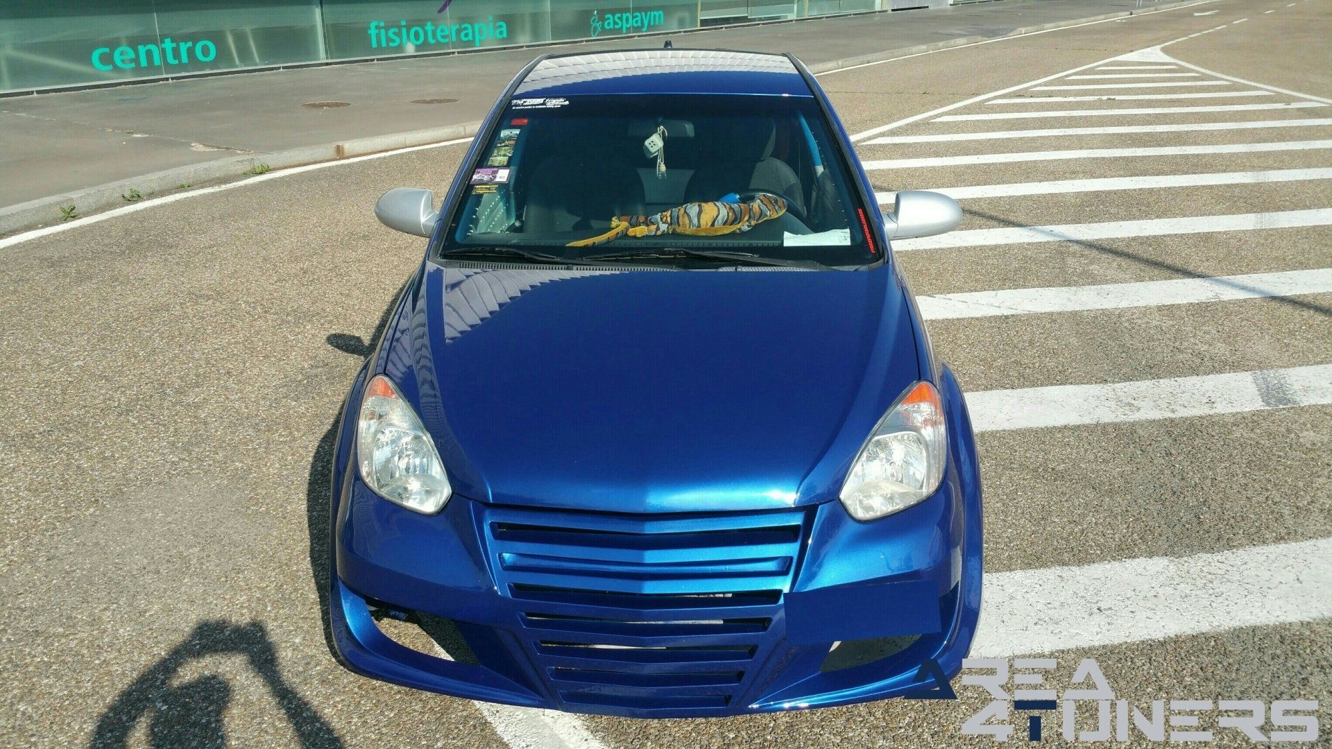 Imagen reportaje coche Tuning Hyundai Accent Mi Niño Imagen perteneciente al reportaje fotográfico de la revista Tuning de publicación diaria Area4tuners.es sobre un Hyundai Accent