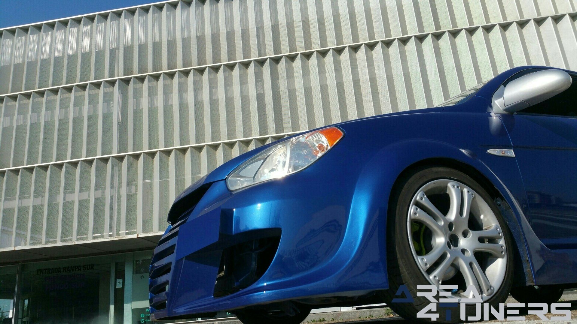 Imagen reportaje coche Tuning Hyundai Accent Mi Niño Imagen perteneciente al reportaje fotográfico de la revista Tuning de publicación diaria Area4tuners.es sobre un Hyundai Accent