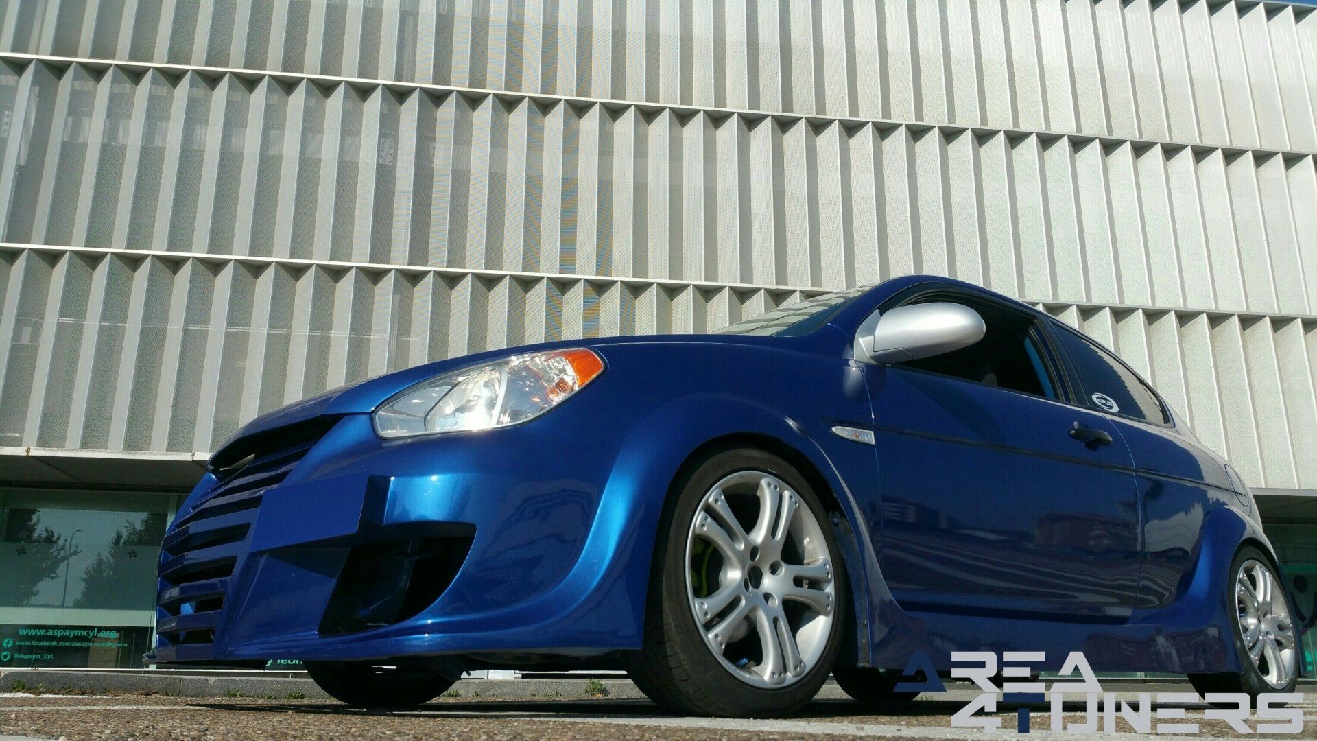 Imagen reportaje coche Tuning Hyundai Accent Mi Niño Imagen perteneciente al reportaje fotográfico de la revista Tuning de publicación diaria Area4tuners.es sobre un Hyundai Accent