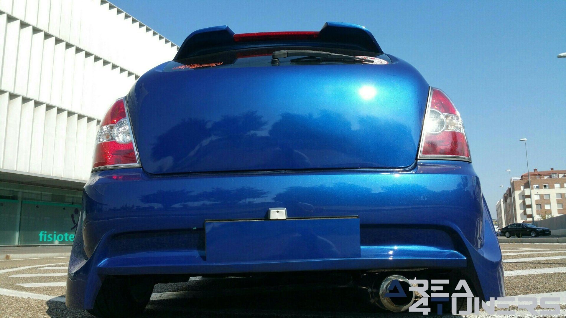 Imagen reportaje coche Tuning Hyundai Accent Mi Niño Imagen perteneciente al reportaje fotográfico de la revista Tuning de publicación diaria Area4tuners.es sobre un Hyundai Accent