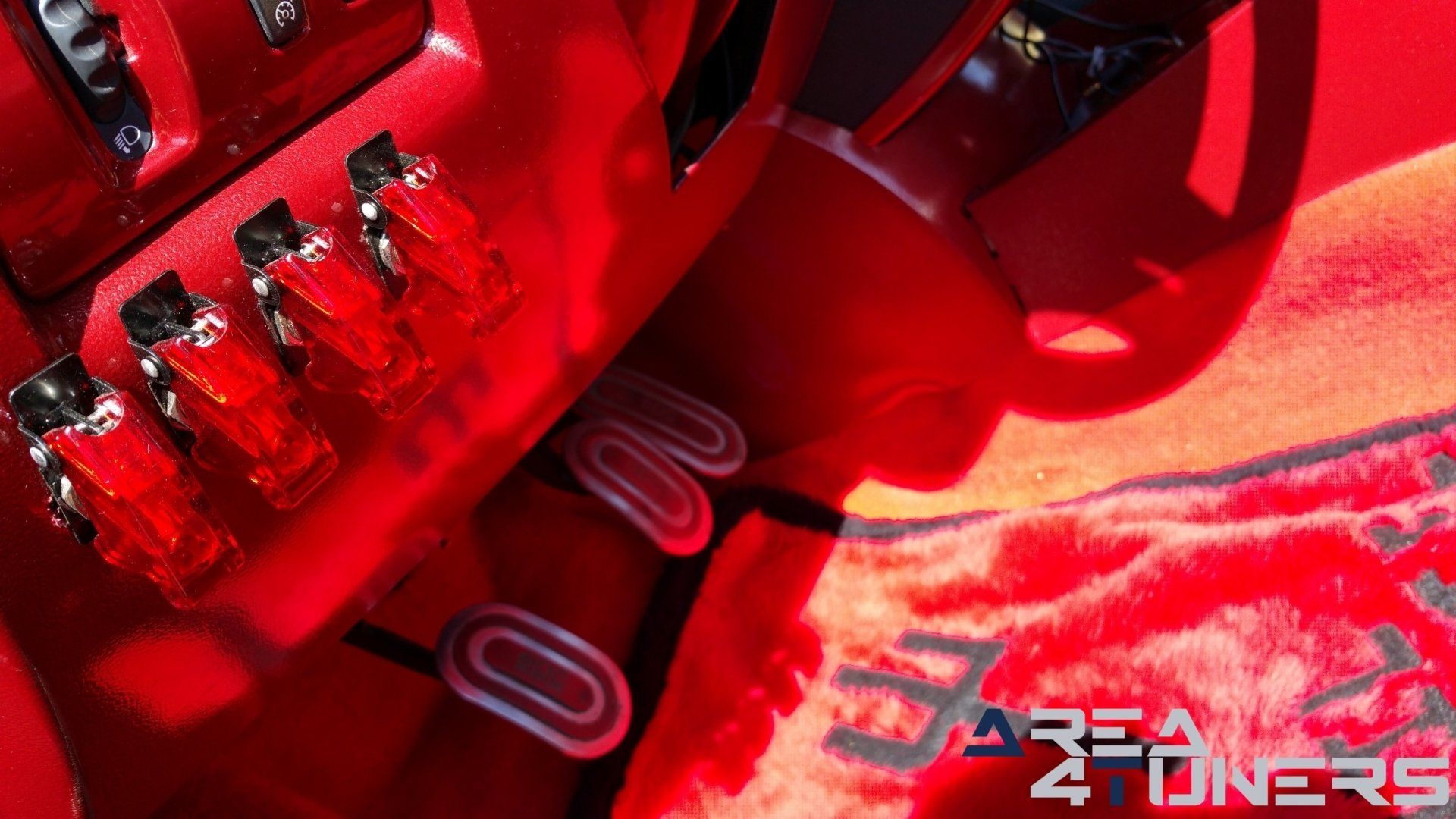 Imagen reportaje coche Tuning Renault Clio Devil Little Imagen perteneciente al reportaje fotográfico de la revista Tuning de publicación diaria Area4tuners.es sobre un Renault Clio