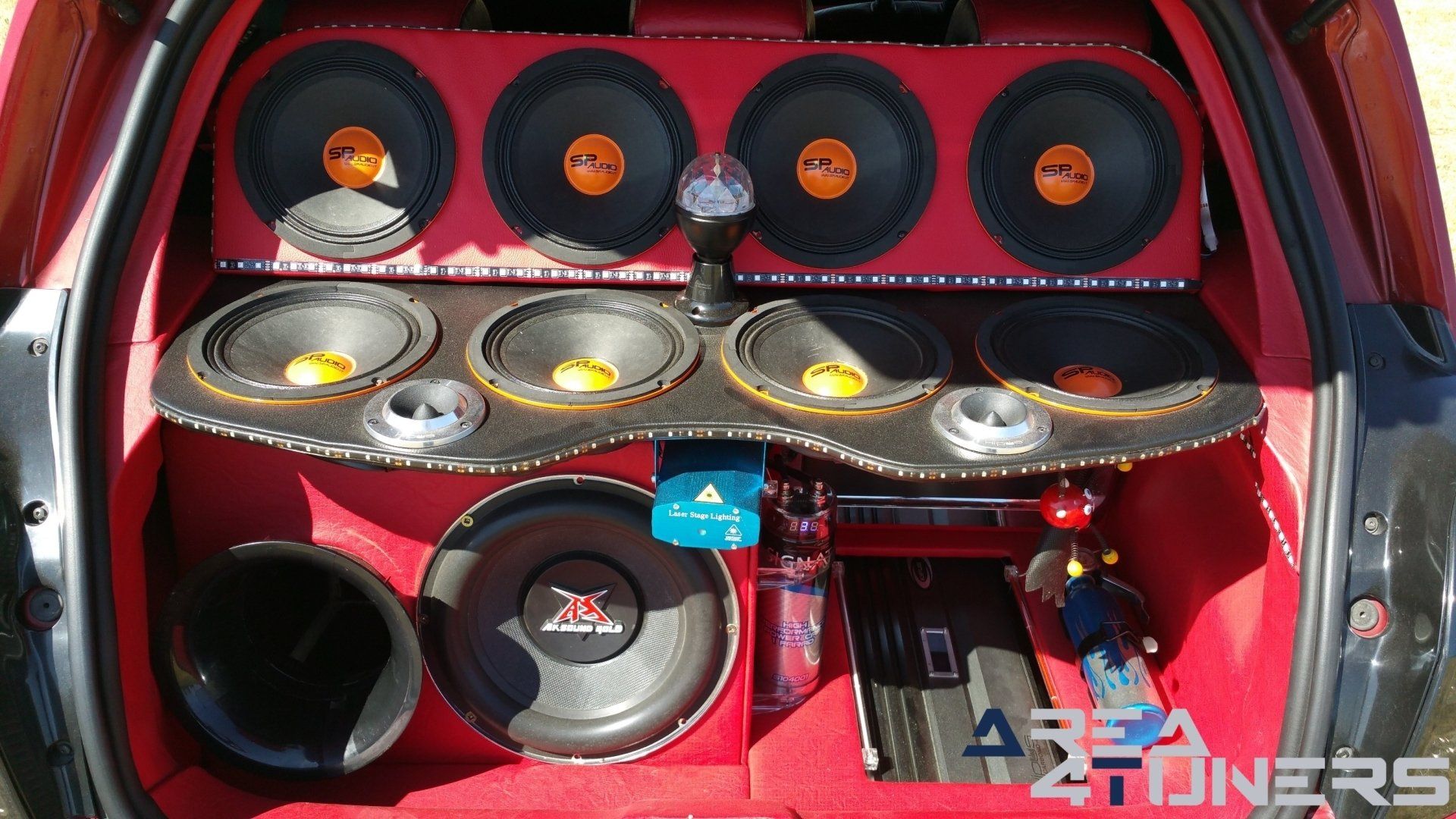 Imagen reportaje coche Tuning Renault Clio Devil Little Imagen perteneciente al reportaje fotográfico de la revista Tuning de publicación diaria Area4tuners.es sobre un Renault Clio