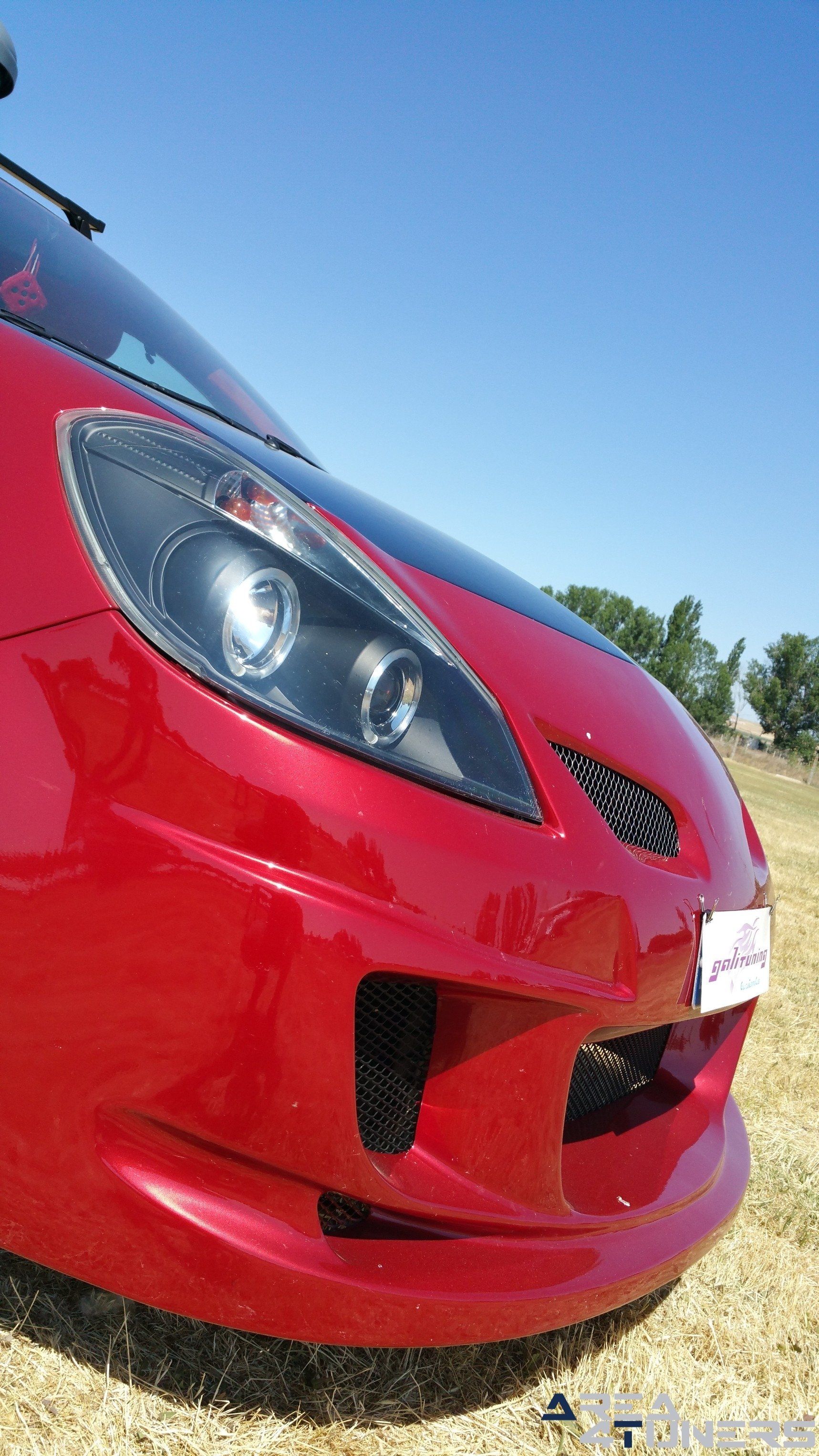 Imagen reportaje coche Tuning Renault Clio Devil Little Imagen perteneciente al reportaje fotográfico de la revista Tuning de publicación diaria Area4tuners.es sobre un Renault Clio
