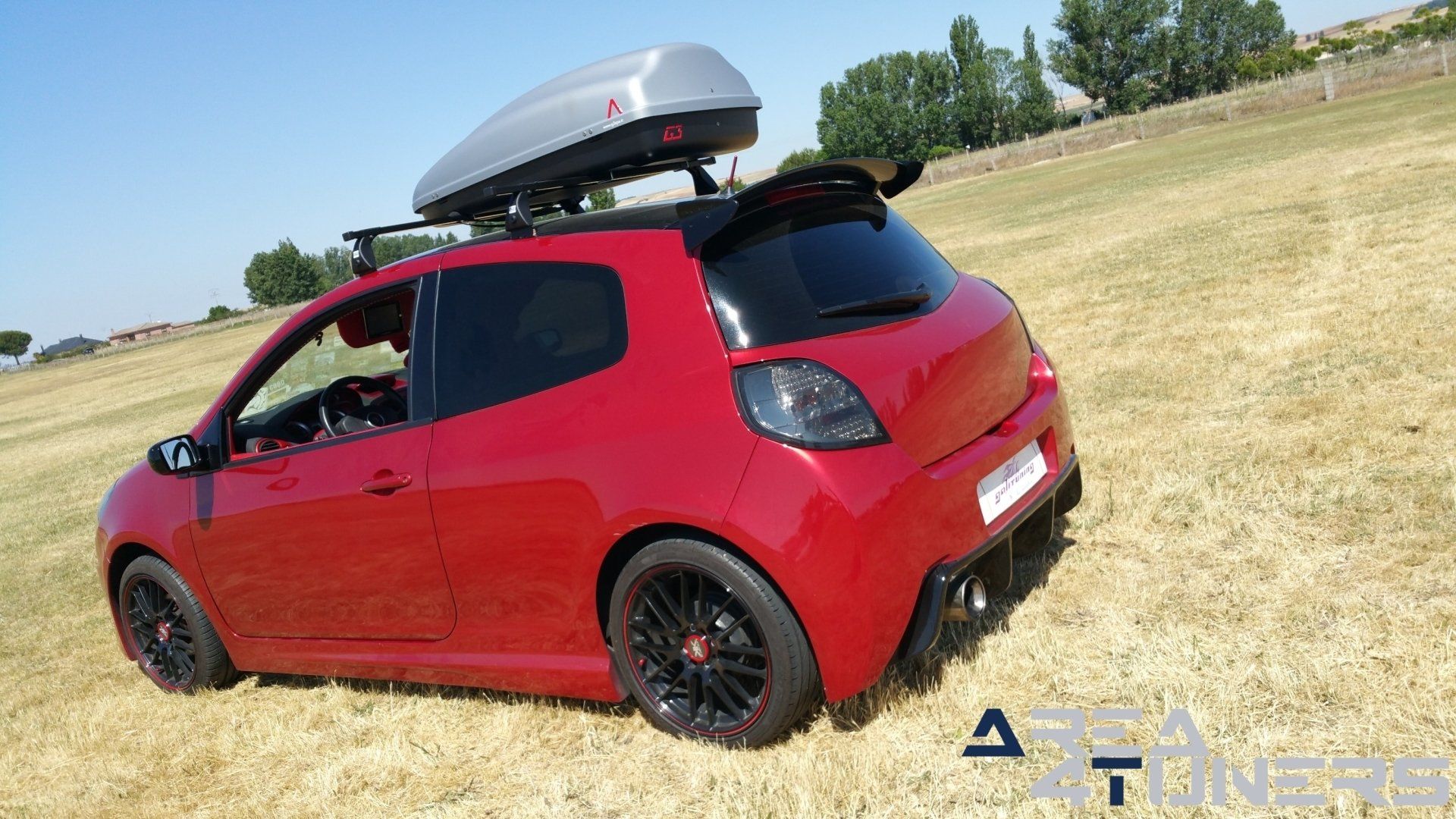 Imagen reportaje coche Tuning Renault Clio Devil Little Imagen perteneciente al reportaje fotográfico de la revista Tuning de publicación diaria Area4tuners.es sobre un Renault Clio