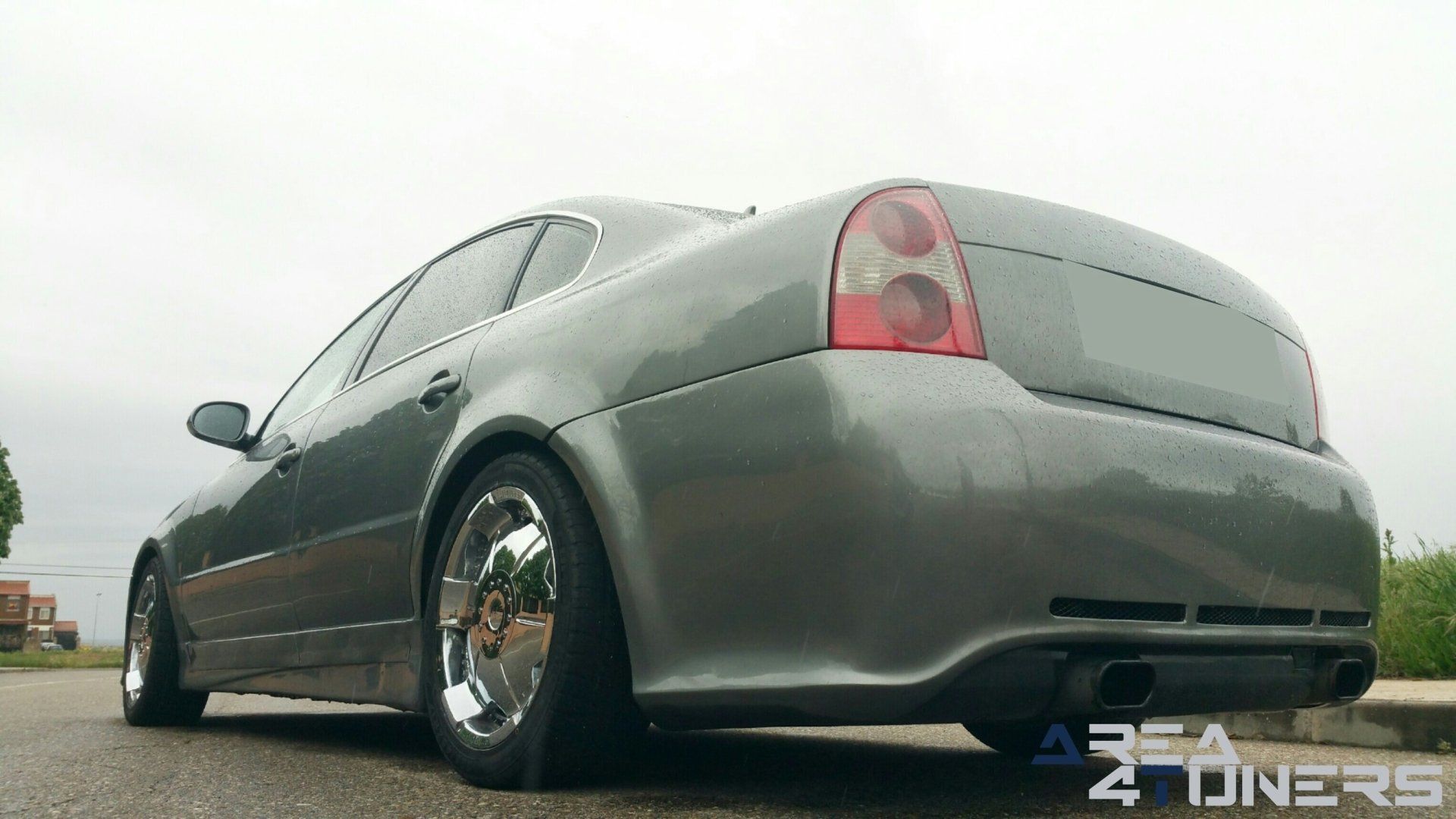 Imagen reportaje coche Tuning Vw Passat Madurez Imagen perteneciente al reportaje fotográfico de la revista Tuning de publicación diaria Area4tuners.es sobre un Vw Passat