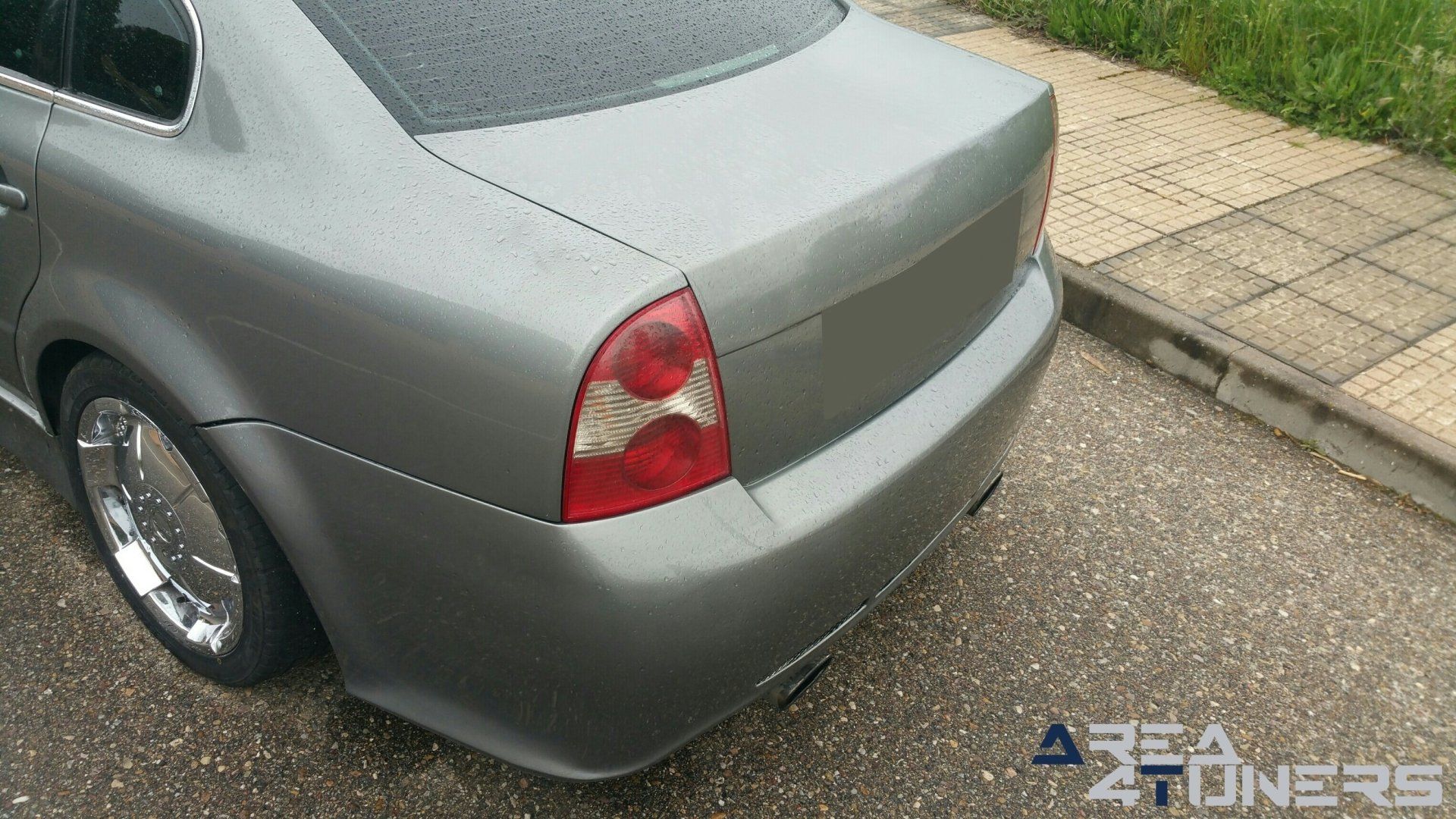 Imagen reportaje coche Tuning Vw Passat Madurez Imagen perteneciente al reportaje fotográfico de la revista Tuning de publicación diaria Area4tuners.es sobre un Vw Passat