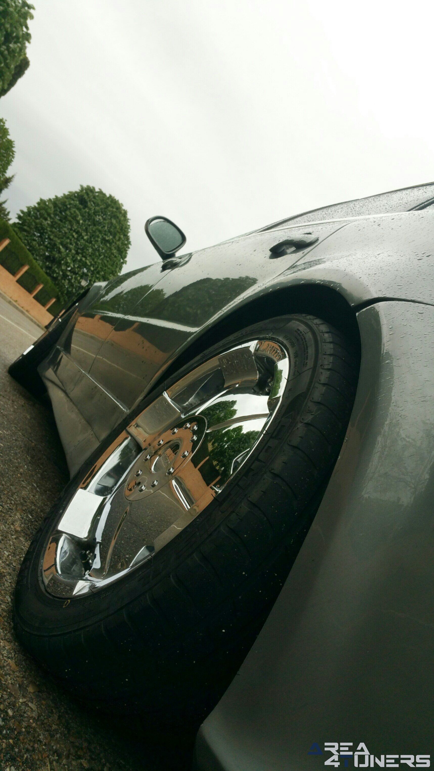 Imagen reportaje coche Tuning Vw Passat Madurez Imagen perteneciente al reportaje fotográfico de la revista Tuning de publicación diaria Area4tuners.es sobre un Vw Passat