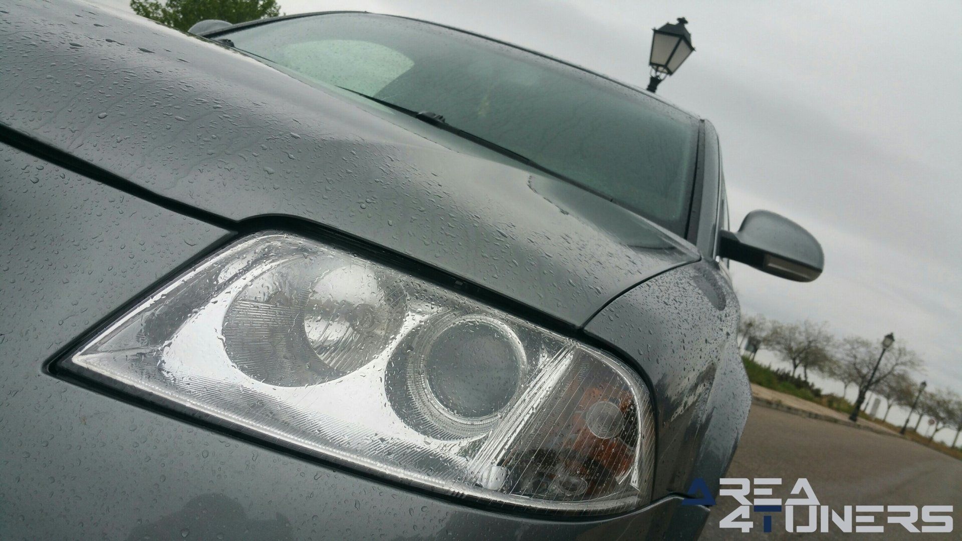 Imagen reportaje coche Tuning Vw Passat Madurez Imagen perteneciente al reportaje fotográfico de la revista Tuning de publicación diaria Area4tuners.es sobre un Vw Passat