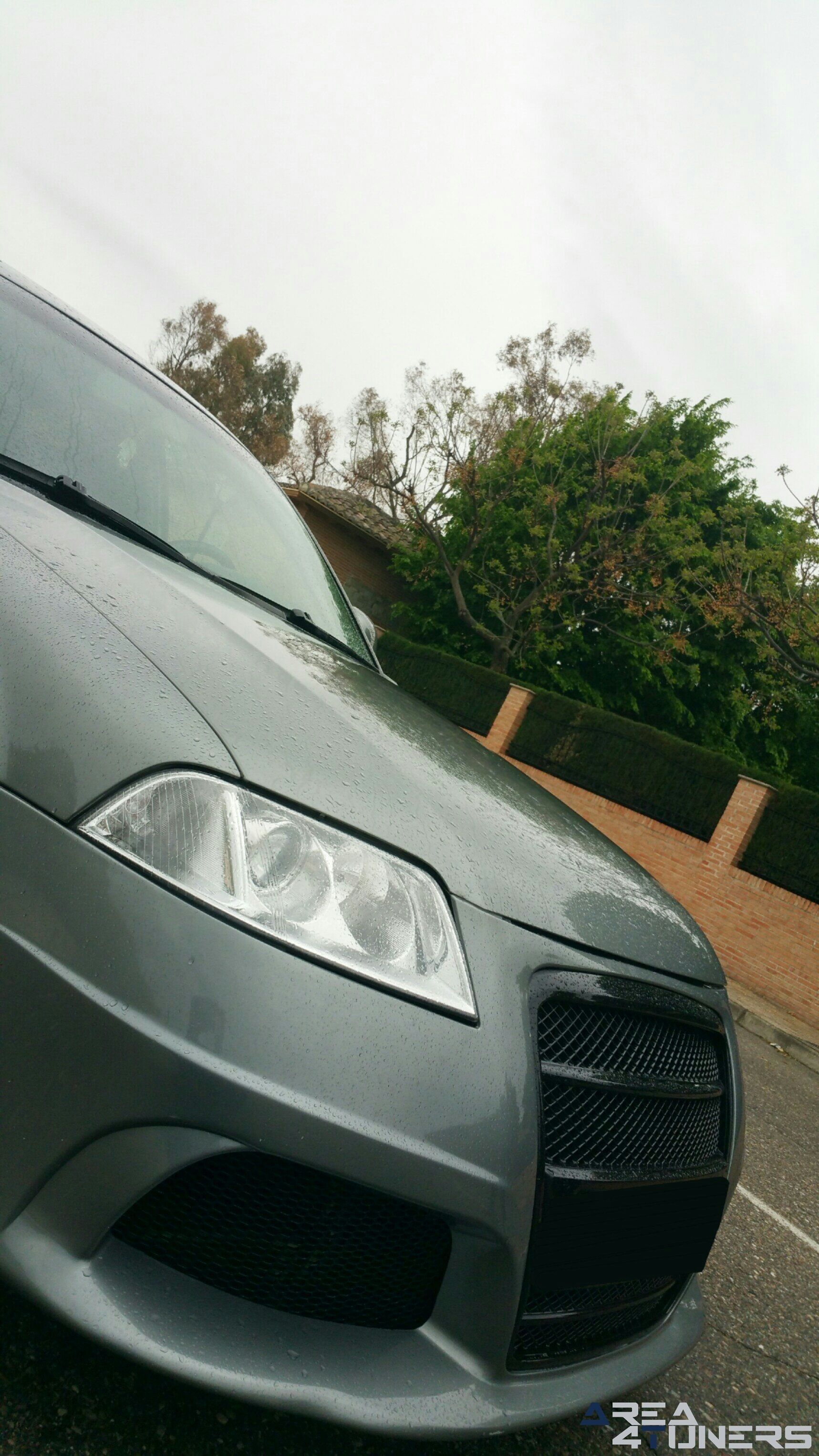 Imagen reportaje coche Tuning Vw Passat Madurez Imagen perteneciente al reportaje fotográfico de la revista Tuning de publicación diaria Area4tuners.es sobre un Vw Passat