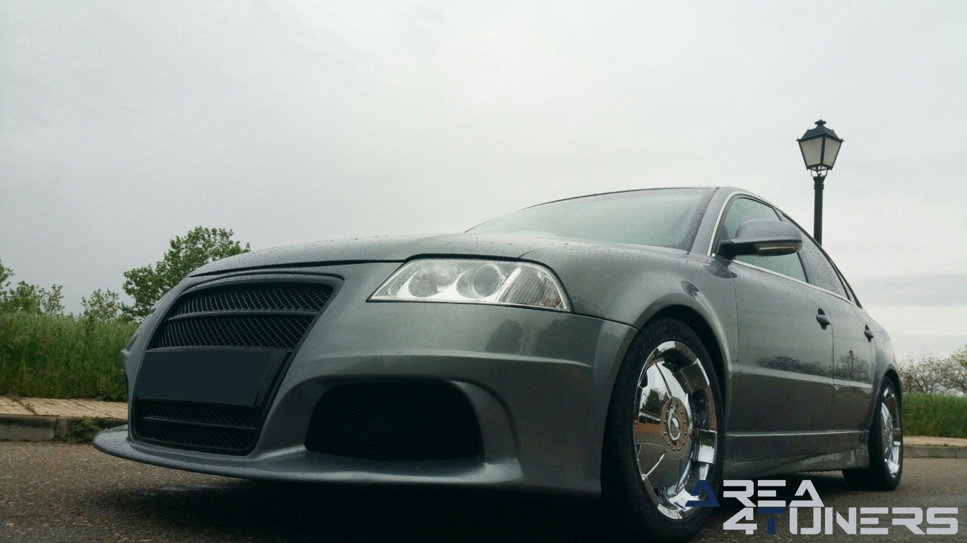 Imagen reportaje coche Tuning Vw Passat Madurez Imagen perteneciente al reportaje fotográfico de la revista Tuning de publicación diaria Area4tuners.es sobre un Vw Passat