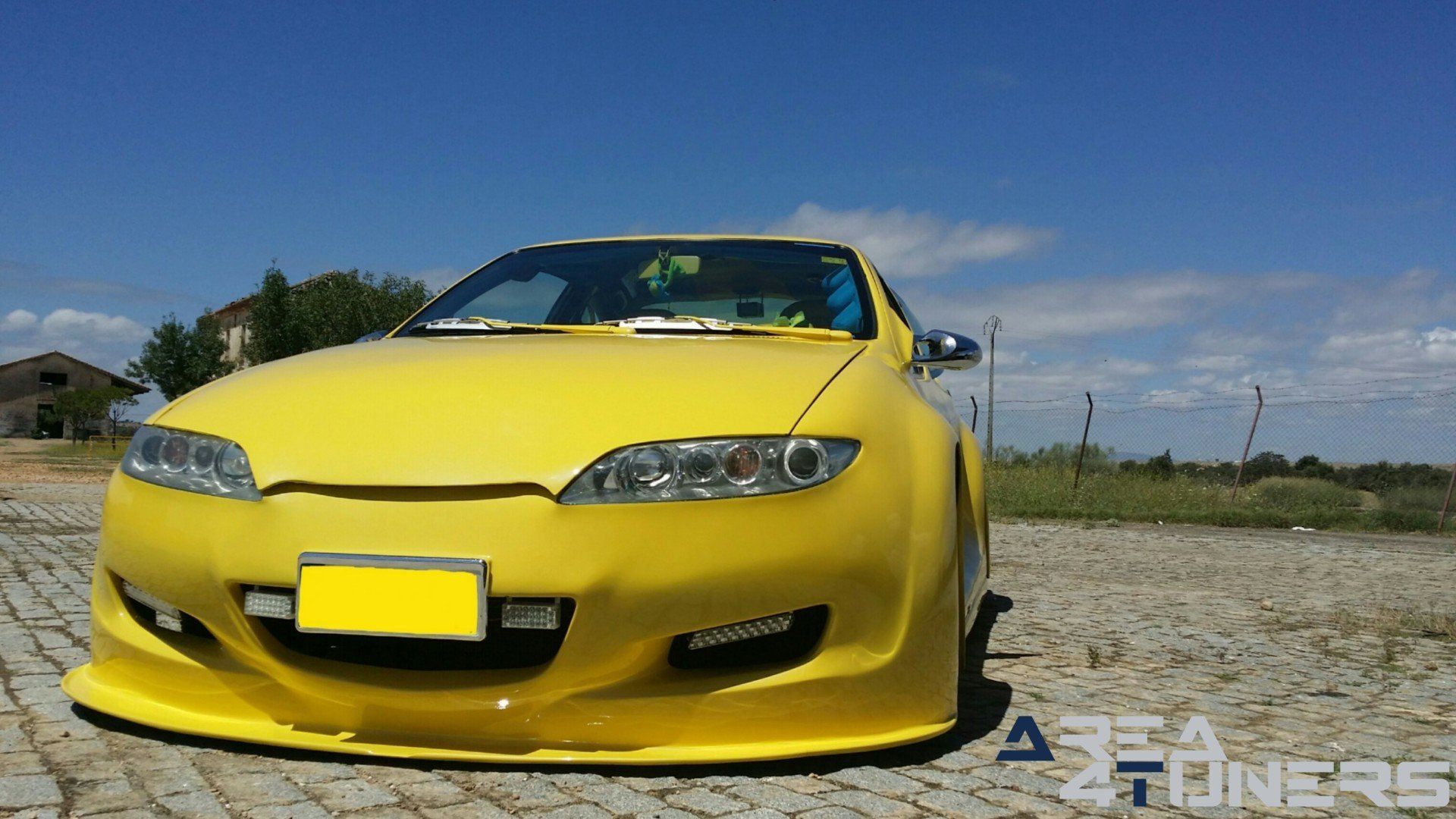 Imagen del reportaje sobre coche Tuning, en la revista líder Area4tuners.es sobre un Renault Megane